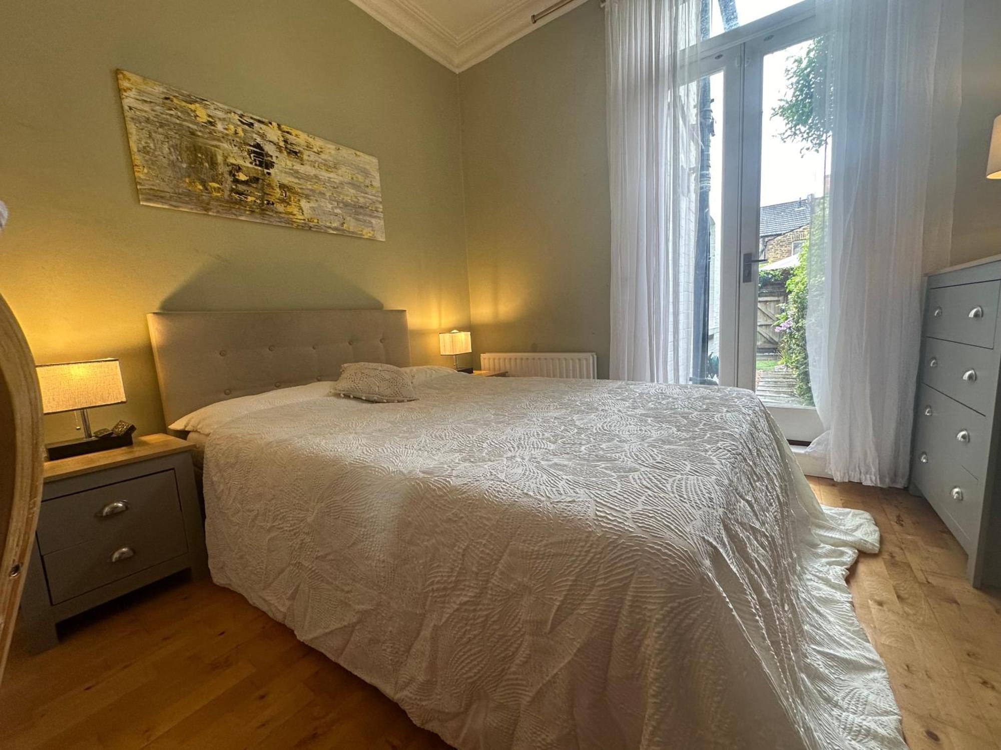 My Sky Secret Garden 1 Bedroom London Exterior photo