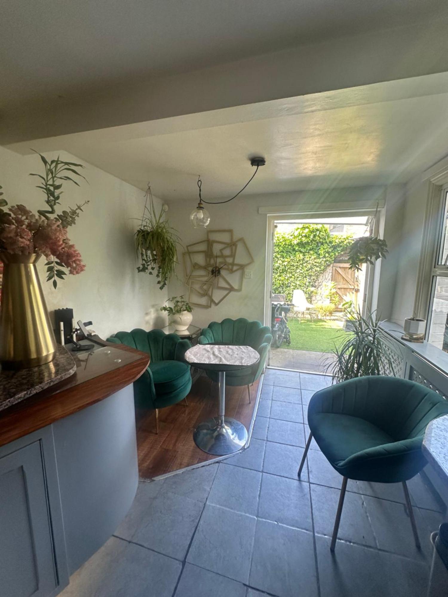My Sky Secret Garden 1 Bedroom London Exterior photo